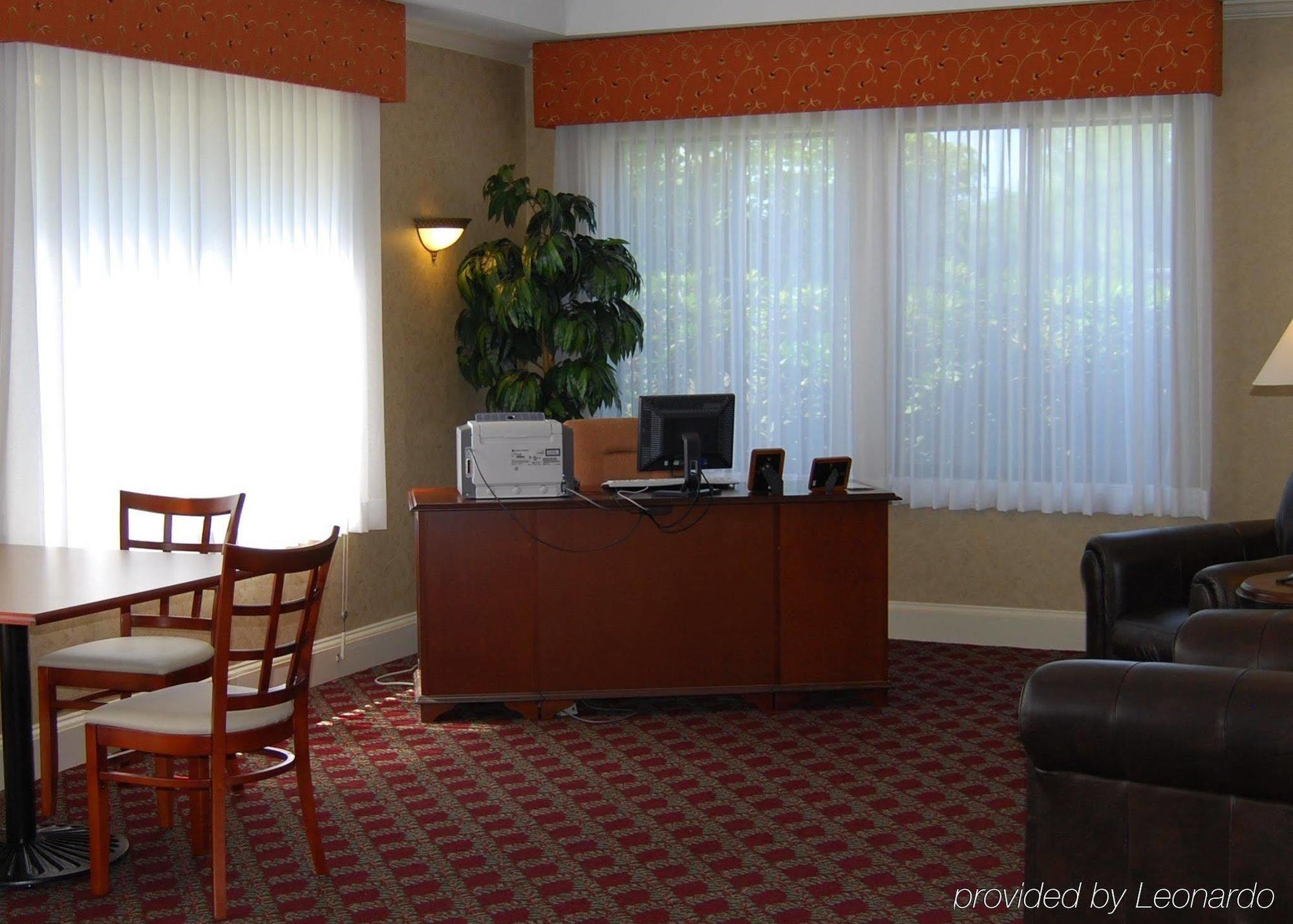 Holiday Inn Express South Burlington By Ihg Экстерьер фото